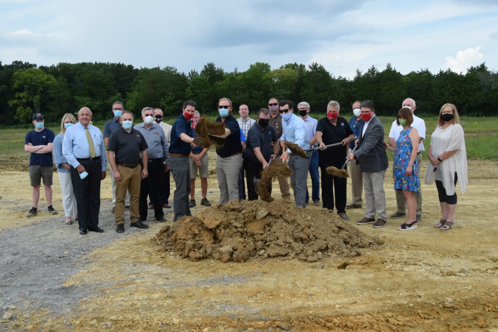 ground-breaking-group-1024×683 ground-breaking-group-1024×683